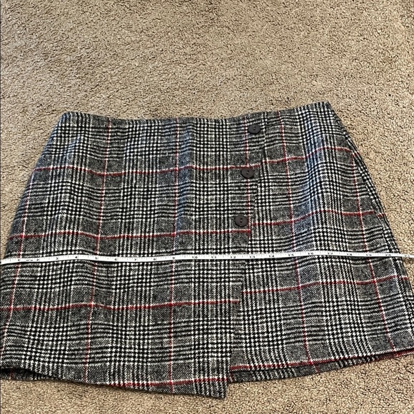 Plaid Button-Front Skirt large - Picture 6 of 7
